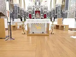 Le maître-autel de N.-D. de Remiremont.