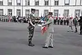 Le lieutenant-colonel Patrick Dirant, dernier chef de corps du 42e&nbsp;régiment de transmissions à Laval le 26 mai 2011, remet l'emblème de son régiment au général de corps d'armée Hervé Charpentier, commandant des forces terrestres.« À la postérité, notre prestigieux régiment lègue son nom, son histoire, son emblème », a déclaré ce dernier.
