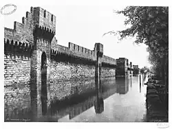 Description de cette image, également commentée ci-après