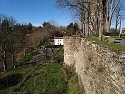 Remparts ouest du château-fort (tour la plus au nord).