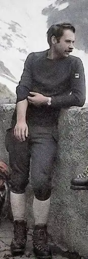 Description de l'image Renato Casarotto at the Rifugio Monzino, Courmayeur, Italy.jpg.