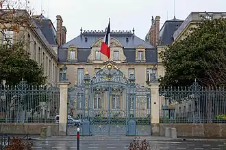 Facade de l'hôtel de Cornulier.