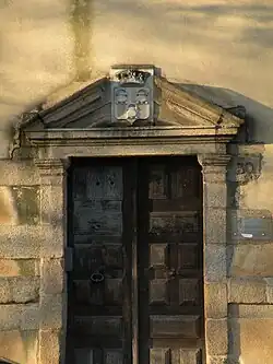 Porte d'entrée.