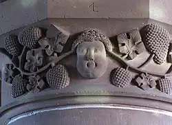 Détails d'un chapiteau de la nef (XIIIe – XVe&nbsp;siècles).