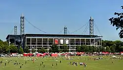 Façade sud du RheinEnergieStadion