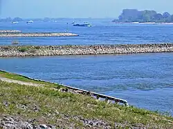 Épis de rivière sur le Rhin.