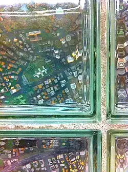 C'est sur le sol qu'on prend appui pour s'envoler, station McGill du métro de Montréal.