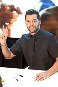 Ricky Martin (2-4)