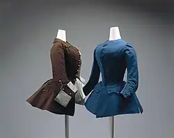 Redingotes exposées au Metropolitan Museum of Art.