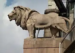Statue d'un lion.