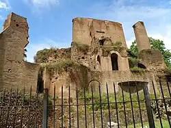 Façade arrière du monument.