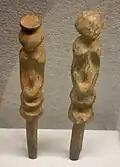 Figurines de culte hamba másúku. bois, H. 26&nbsp;cm. Musée royal de l'Afrique centrale