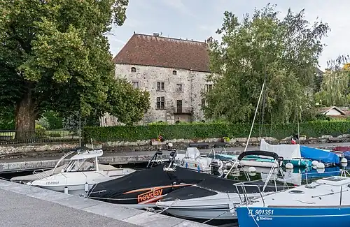 Façade nord du prieuré.