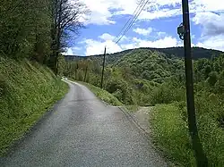 Route rectiligne et déclarée à plus de 9 % juste après l'ancien moulin de l'Estanque.