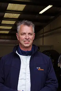 Description de l'image Roald Goethe Driver of Gulf Racing's Aston Martin Vantage V8 (14017415693).jpg.