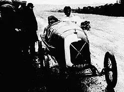 Robert Benoist vainqueur du Grand Prix automobile de l'U.M.F. Cyclecars au Mans en 1922, sur Salmson VAL.
