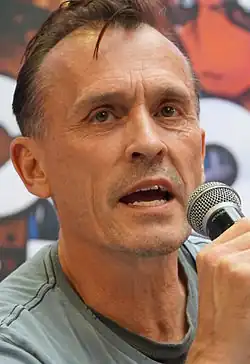 Robert Knepper dans le rôle d'Angus McDonough
