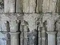 Chapiteaux du portail.