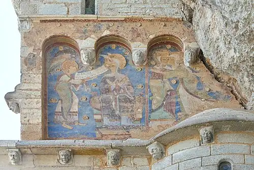 Fresques sur la façade de la chapelle Saint-Michel.