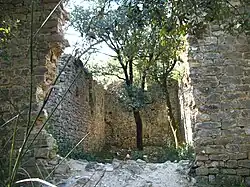 Ruines ancienne église.
