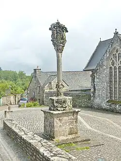 Le calvaire de Rochefort-en-Terre : vue d'ensemble.