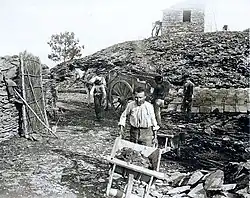 Paul Géniaux : Carrière d'ardoises à Rochefort-en-Terre vers 1895 (Musée de Bretagne, Rennes).