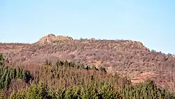 Le rocher de Brion depuis Chaussinand.