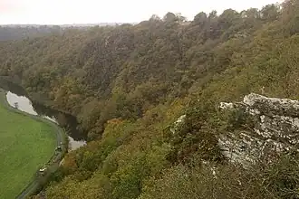 Vue depuis le belvédère près du sommet, vers l'ouest.