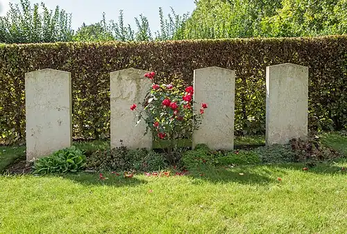 les quatre tombes allemandes.