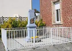 Le monument aux morts.