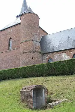 L'église fortifiée.