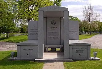 Mausolée de Roland Burris.