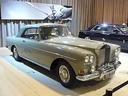 Le cabriolet Mulliner Park Ward de 1966.