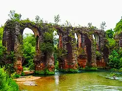 Section de l'aqueduc de Nicopolis d'Épire.