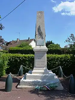 Le monument aux morts.