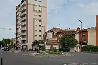 Image illustrative de l’article Rond-point du Vingt-et-Un-Septembre-2001