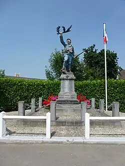 Le monument aux morts.