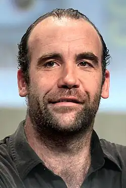 Rory McCann interprète Sandor Clegane.