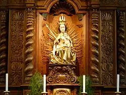 Statue de la Vierge d'origine rhénane (XVe&nbsp;siècle) dans le chœur de l'église.