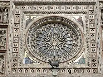 La rosace de la façade.