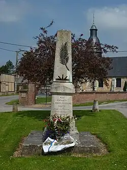 Le monument aux morts.
