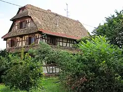 Ferme, rue Principale.