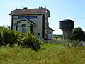 Gare et château d'eau.
