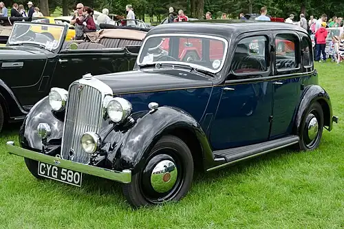 Rover 10 P2 6-light saloon