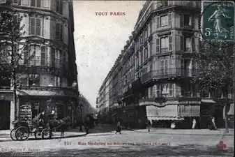La rue Sedaine vue du boulevard Voltaire vers 1900.