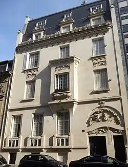 3, rue Alfred-Dehodencq.