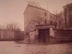 L'espace de la place en 1901 (à droite la rue Blainville, au fond la rue Thouin), photo d'Eugène Atget.