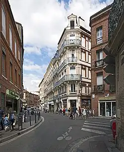 Le carrefour des rues Léon-Gambetta, des Gestes et Sainte-Ursule.
