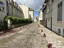 La rue en août 2023.