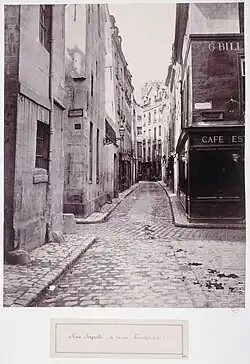 Vue prise depuis la rue de l'École-de-Médecine.